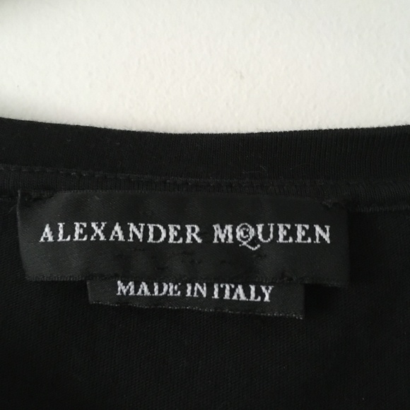 Genuine ALEXANDER MCQUEEN Black Cotton Embroidered Red Skull Logo Crew T… - Picture 3 of 3